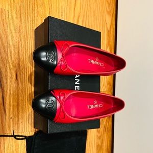 Chanel ballet flats in dark pink and black lambskin size 39